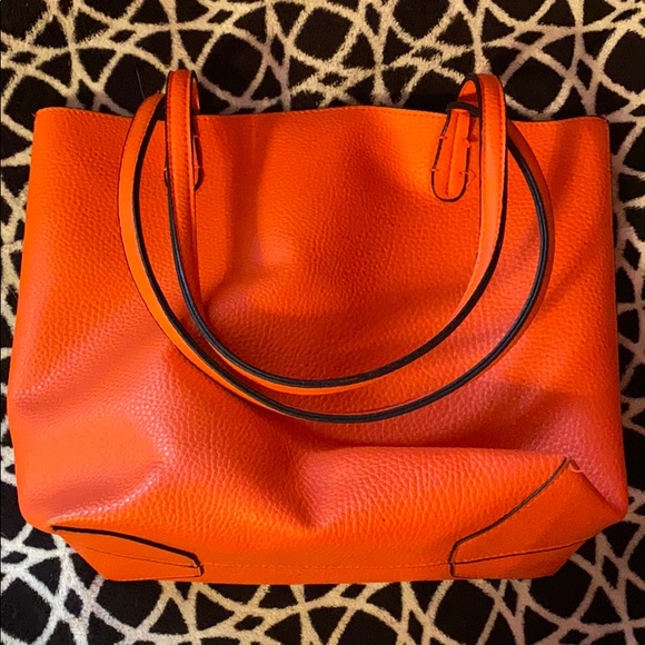 2 ORANGE PURSES - Picture 2 of 5